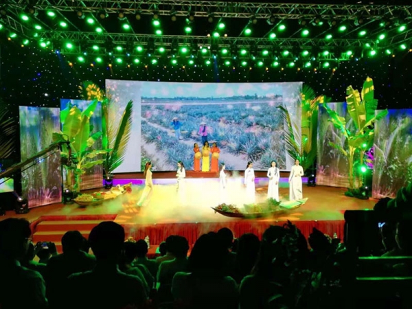 越南戲院P2.97室內(nèi)租賃LED顯示屏